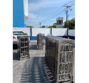 Cửa cổng xếp inox