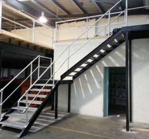 Cầu thang sắt 02