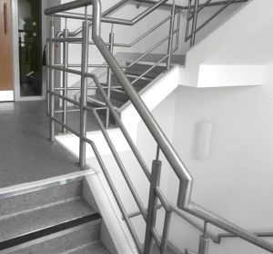 Cầu thang inox 08